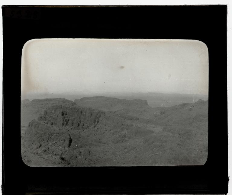 Vue prise de Tizi n Iznaguen vers le Djebel Siroua